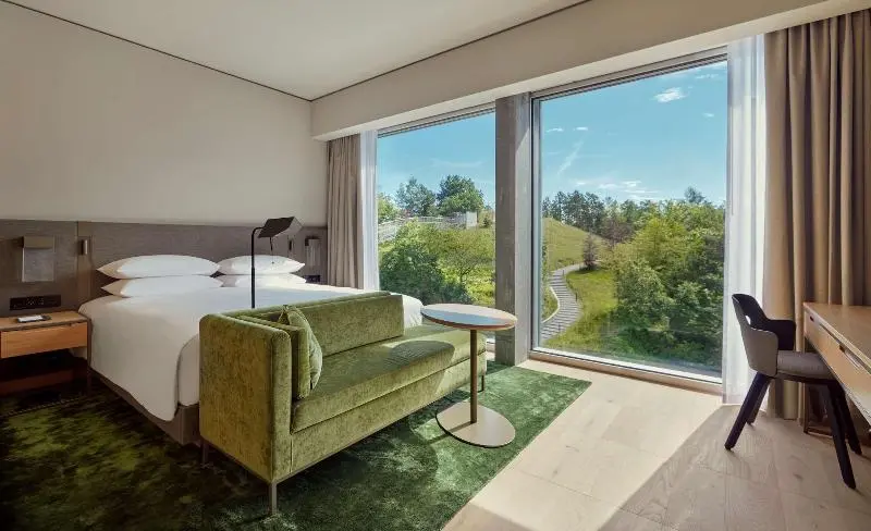 اتاق دلوکس با چشمانداز پارک, Hyatt Regency Zurich Airport Circle