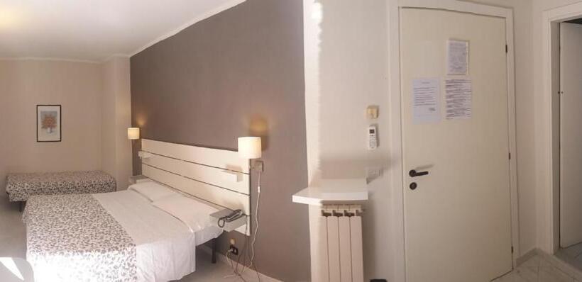 חדר סטנדרט לשלושה, Malibu