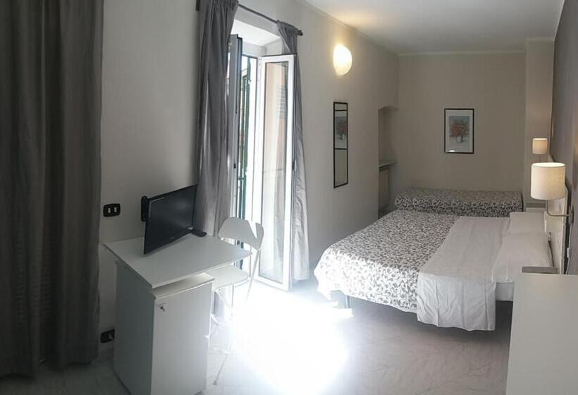 חדר סטנדרט לשלושה, Malibu