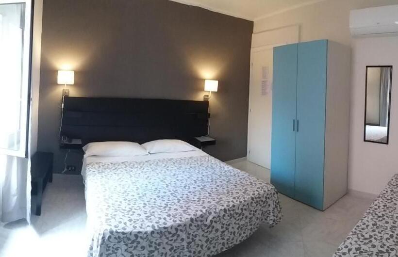 חדר סטנדרט לשלושה, Malibu