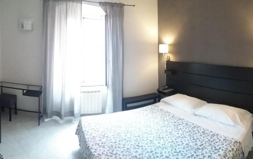 غرفة قياسية ثلاثية, Malibu