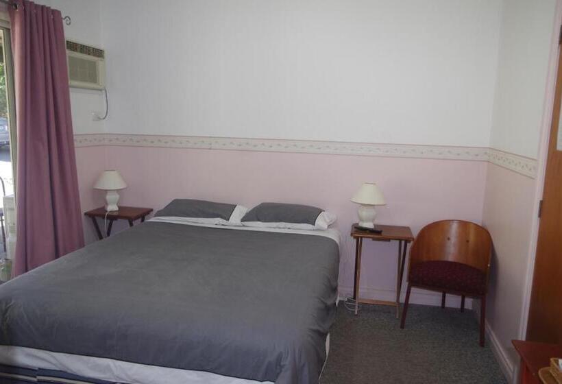 Номер Стандарт, The Grand Halls Gap