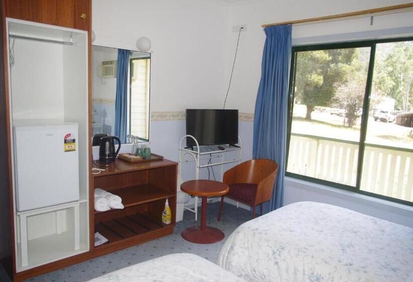 Номер Стандарт, The Grand Halls Gap