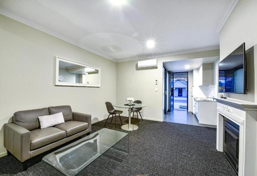 إستوديو بريميوم, Aloha Central Premium Studios