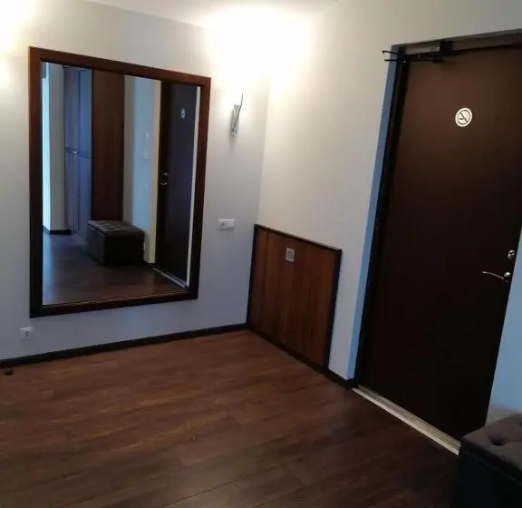 استودیوی لوکس, Motel Panorama