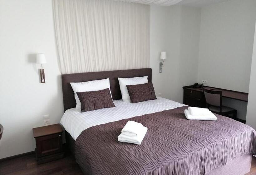 استودیوی لوکس, Motel Panorama