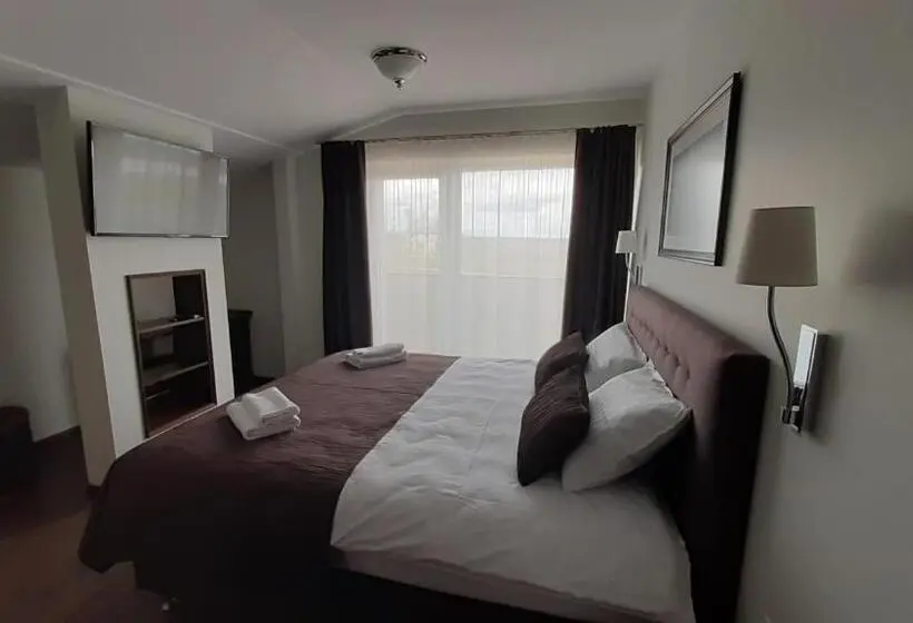 اتاق لوکس با بالکن, Motel Panorama