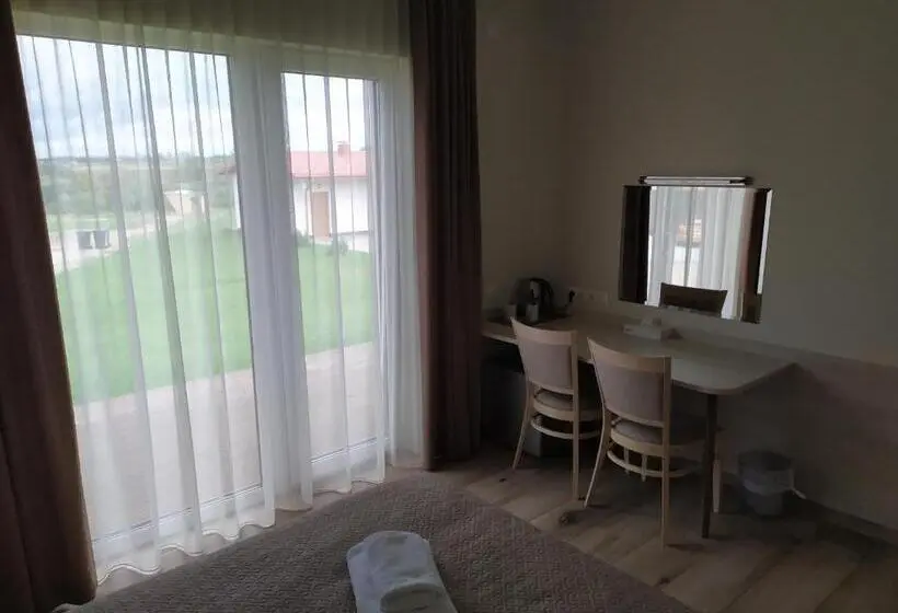 استودیوی استاندارد, Motel Panorama