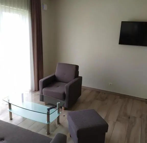 استودیوی استاندارد, Motel Panorama