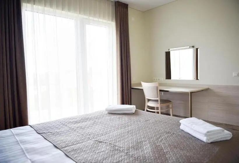استودیوی استاندارد, Motel Panorama