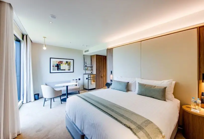スーペリアスタジオ, Oval Hotel At Adelaide Oval
