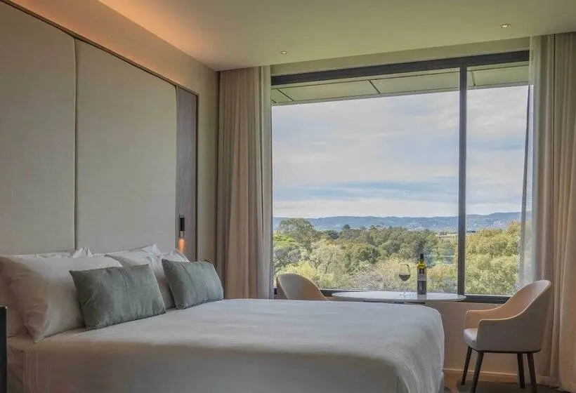 スーペリアスタジオ, Oval Hotel At Adelaide Oval