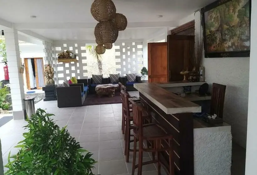 デラックスルーム, Adi Abian Villa