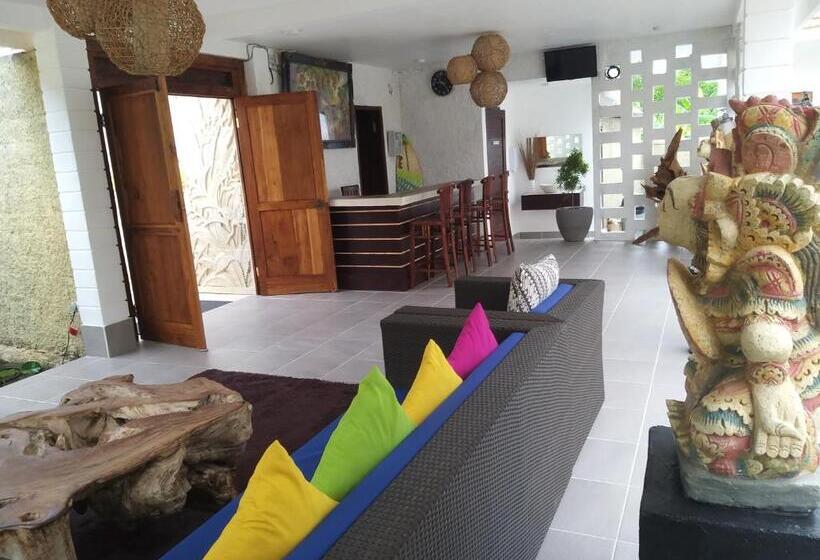 デラックスルーム, Adi Abian Villa