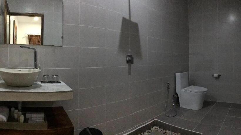 デラックスルーム, Adi Abian Villa