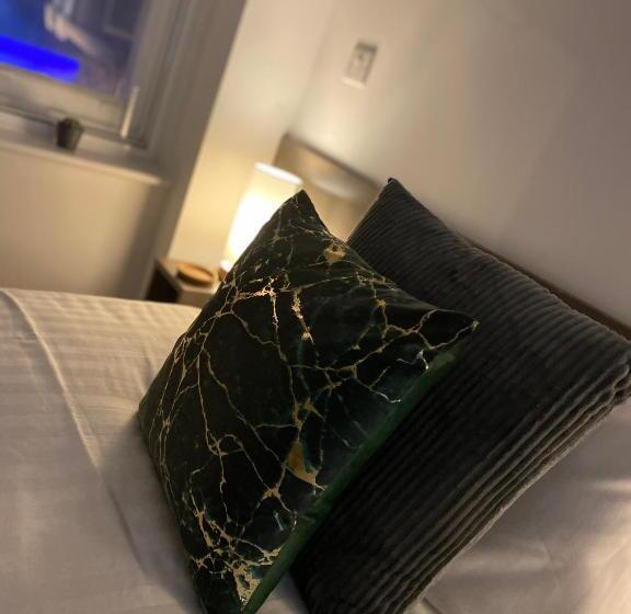 דירת חדר, Ps Apartments