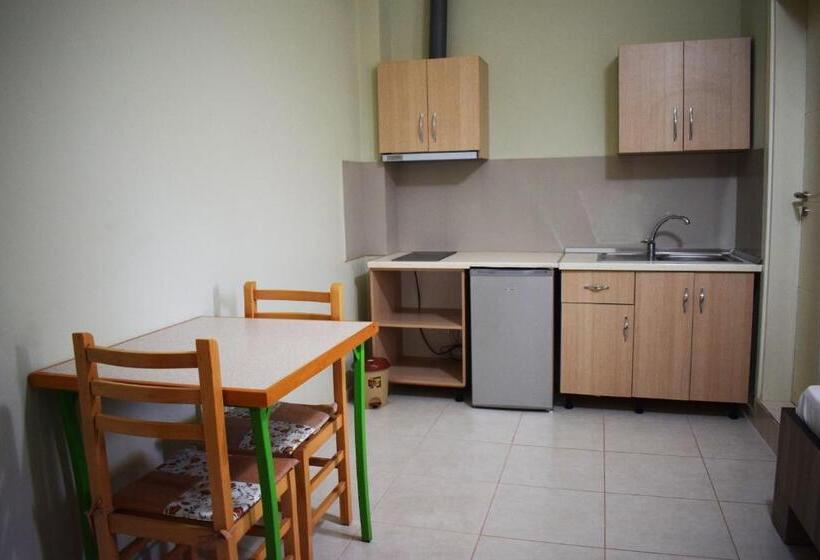 חדר בסיסי לשלושה, Villa Kristina