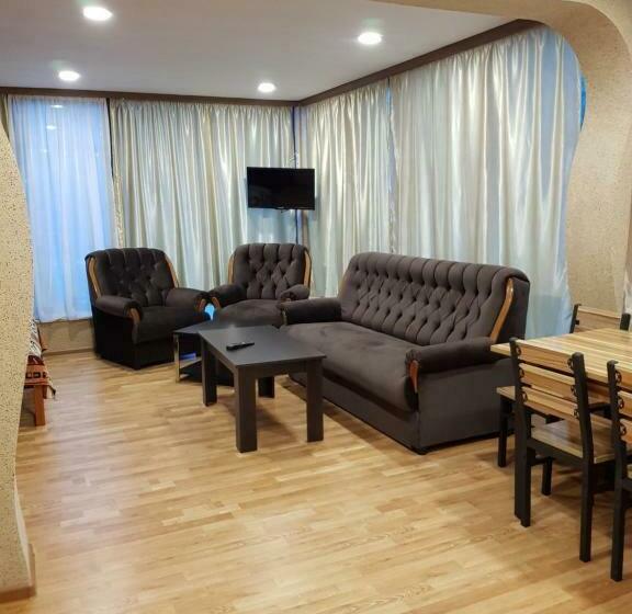 Suite with lake view, Jrahars Resort