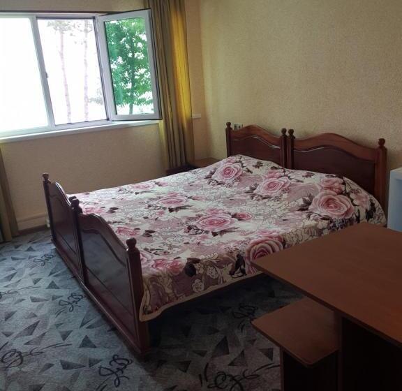 اتاق استاندارد با چشم‌انداز دریاچه, Jrahars Resort