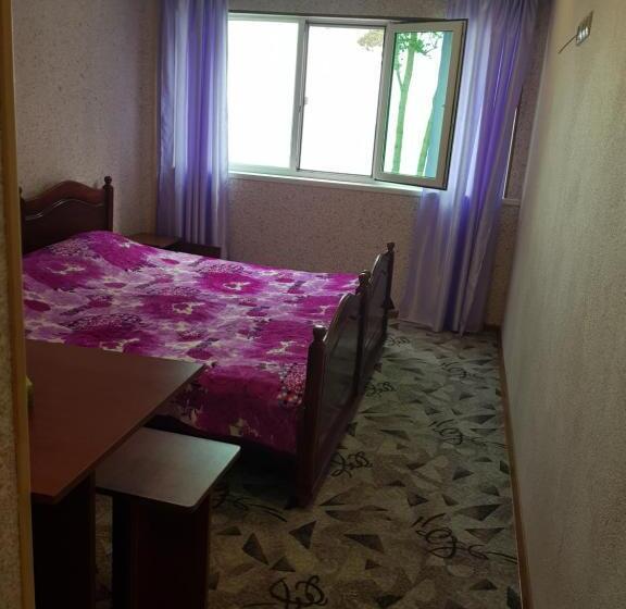 اتاق استاندارد با چشم‌انداز دریاچه, Jrahars Resort