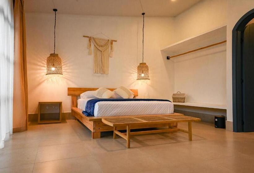 Family-Studio, Zafra S