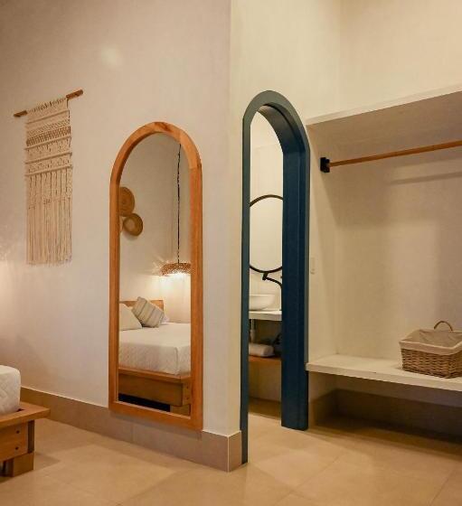 Family-Studio, Zafra S