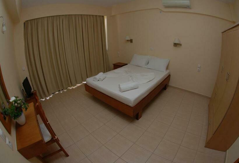 バルコニー付スタンダード4ベッドルーム, Nikos Hotel And Apartments