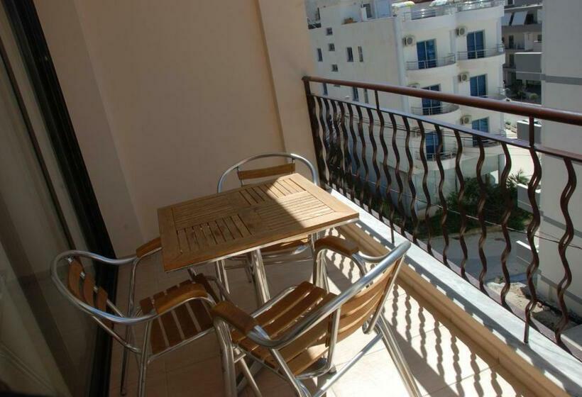 バルコニー付スタンダード4ベッドルーム, Nikos Hotel And Apartments