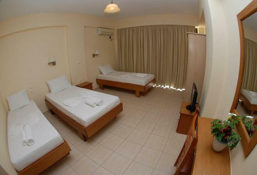 バルコニー付きスタンダードトリプルルーム, Nikos Hotel And Apartments