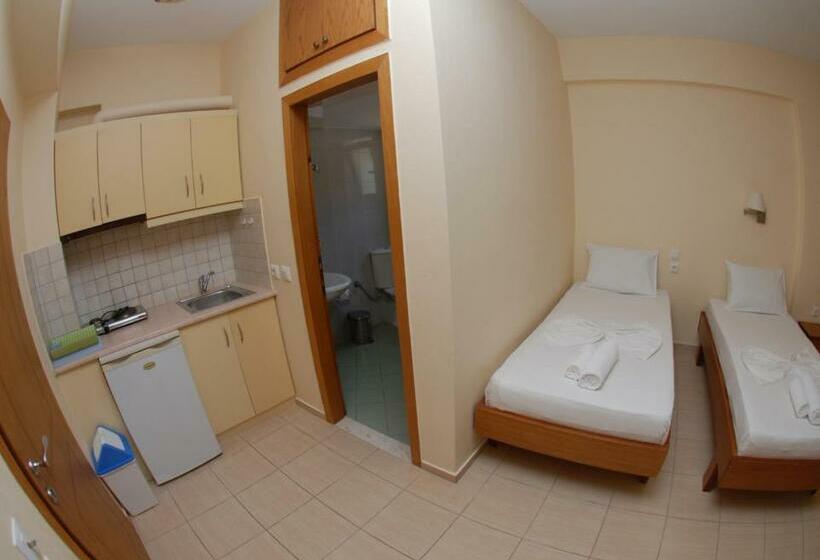 バルコニー付きスタンダードトリプルルーム, Nikos Hotel And Apartments