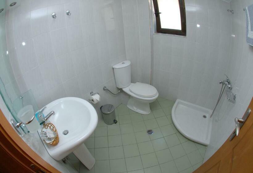 バルコニー付きスタンダードトリプルルーム, Nikos Hotel And Apartments