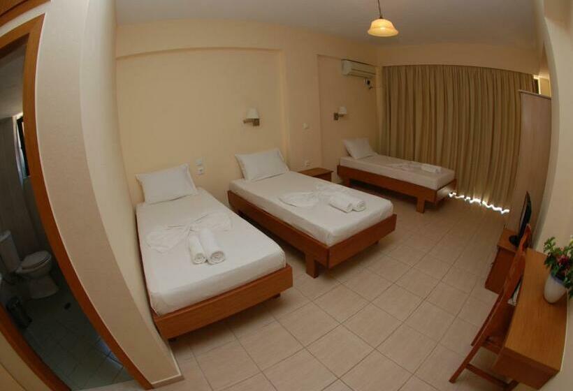 バルコニー付きスタンダードトリプルルーム, Nikos Hotel And Apartments