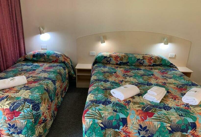 デラックスルーム, Outback Quarters Motel Hay And Restaurant