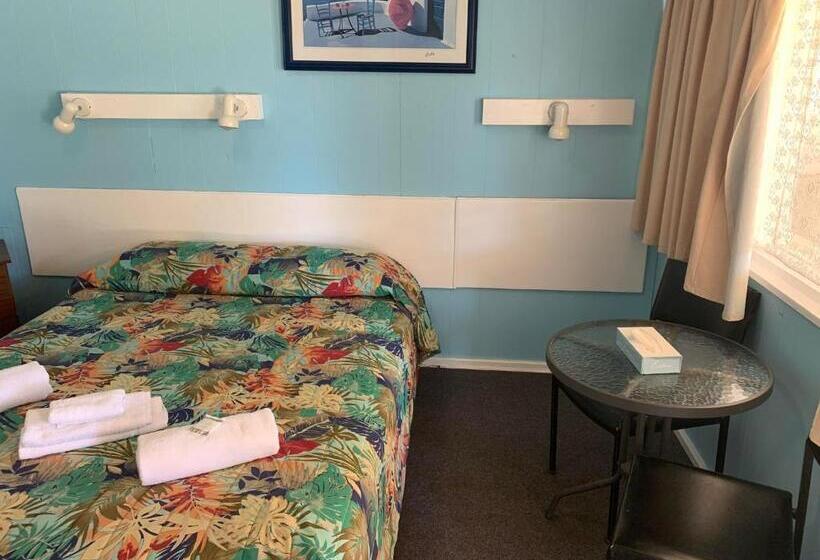 スタンダードルーム, Outback Quarters Motel Hay And Restaurant