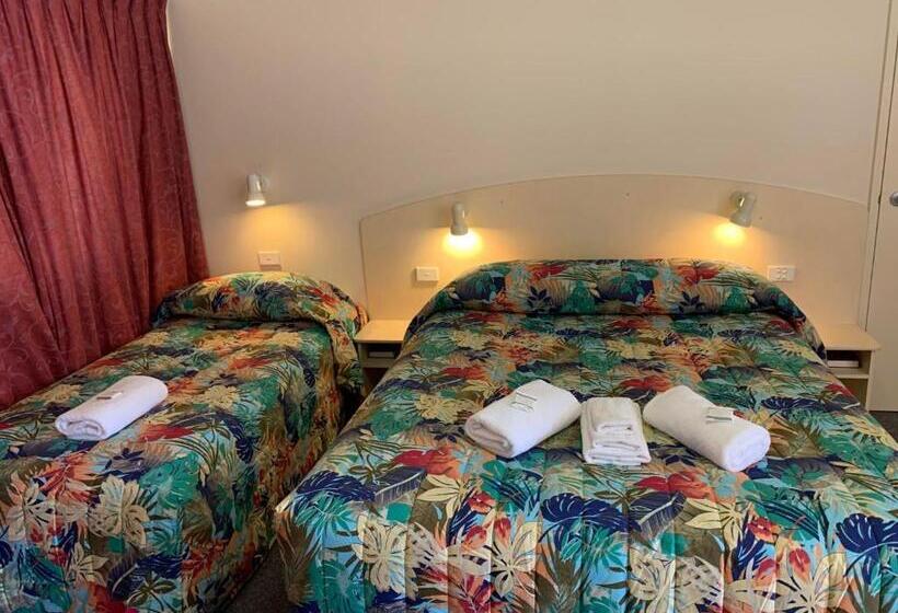 デラックスルーム, Outback Quarters Motel Hay And Restaurant