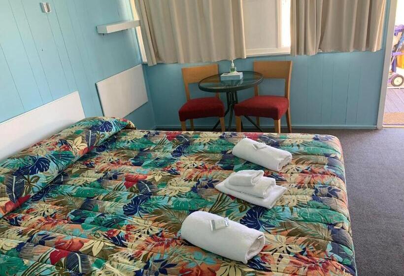 スタンダードルーム, Outback Quarters Motel Hay And Restaurant