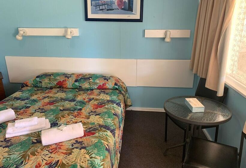 ダブルベッドスタンダードルーム, Outback Quarters Motel Hay And Restaurant