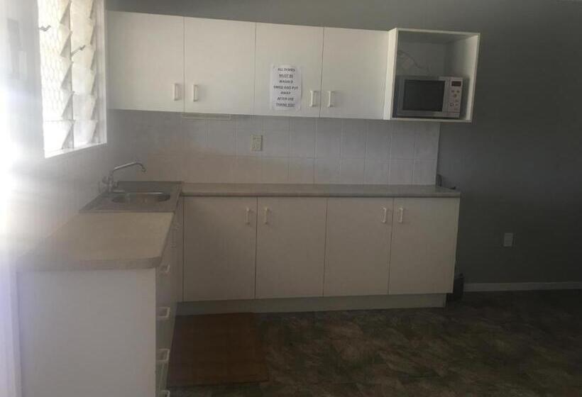 스탠다드 스튜디오, Amble Inn