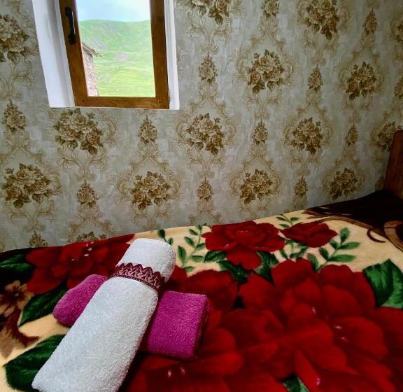 اتاق استاندارد با چشمانداز, Nizharadze's Tower