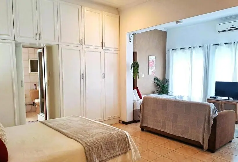 سوییت اجرایی, Old Mill Guest House