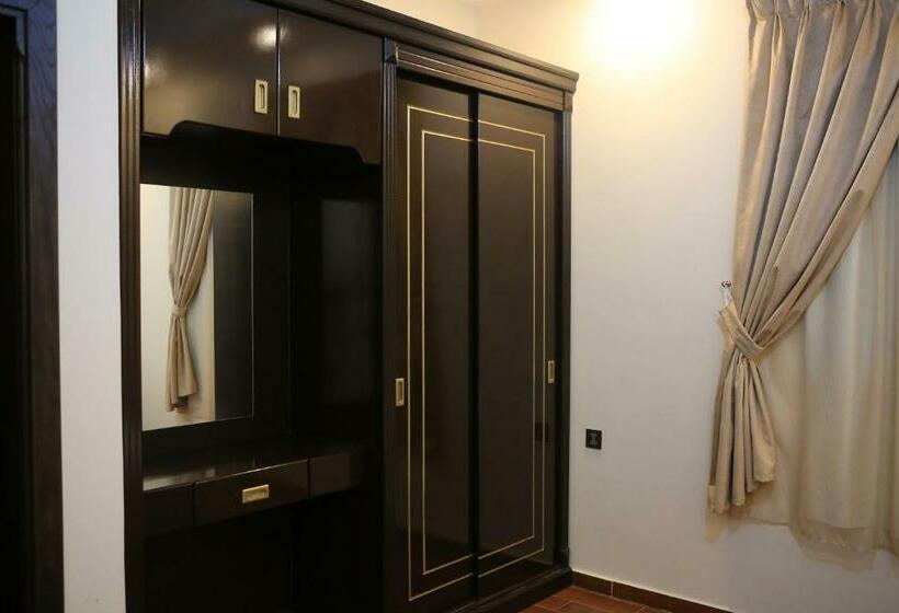 プール付き２人用あアパート, Al Khuzama Resort