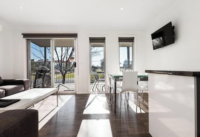 קוטג'' סופריור, Discovery Parks   Moama Waters