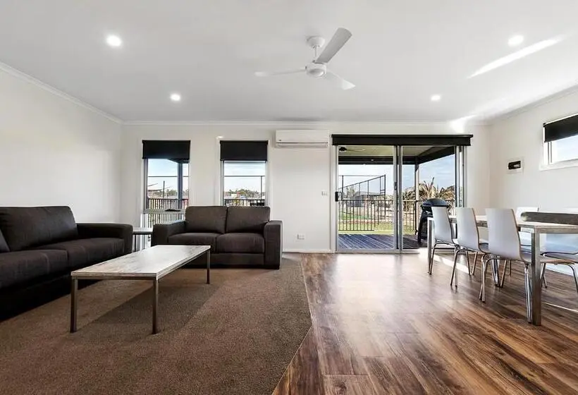 ３ベッドルームのデラックスビラ, Discovery Parks   Moama Waters