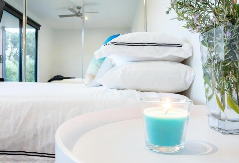 キングサイズベッドのデラックスルーム, Driftaway On Dundas