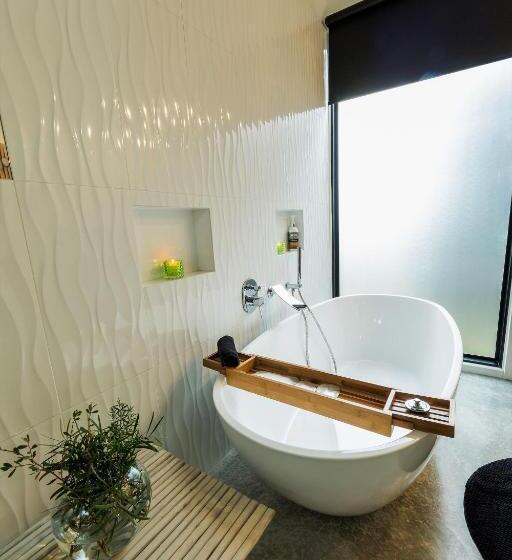 身障者適用キングサイズベッドルーム, Driftaway On Dundas