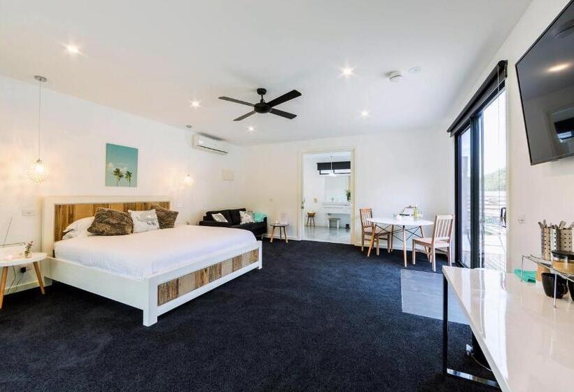 キングサイズベッドのデラックススイート, Driftaway On Dundas