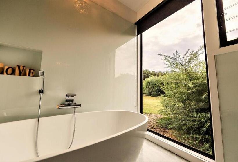 キングサイズベッドのデラックスルーム, Driftaway On Dundas