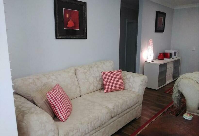 דירת שני חדרים, Keillor Lodge