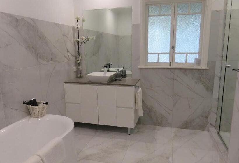 דירת שני חדרים, Keillor Lodge