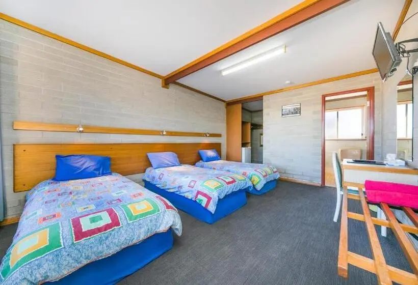 Quarto Triplo Standart, Nullarbor Roadhouse